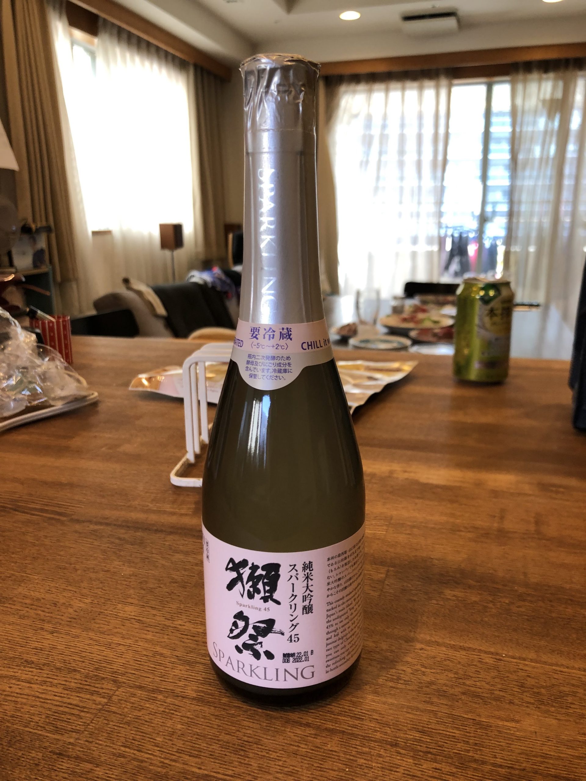 獺祭のスパークリングで乾杯。まずは、超有名な獺祭を飲んでみた。